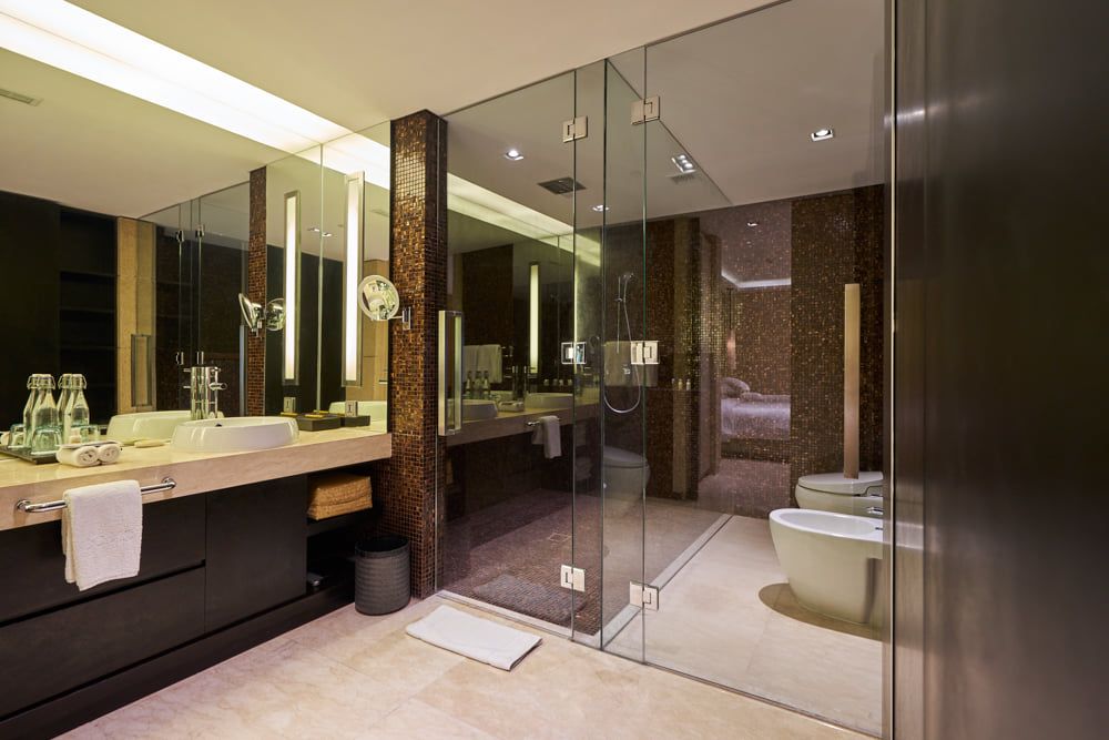 LUXURY APARTMENT WITH OCEAN VIEWS (3FL)